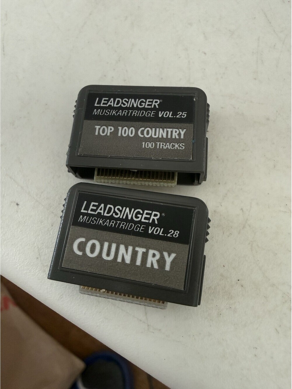 Lot 2 Leadsinger Musikartridge Country Music  Vol.25 And 28